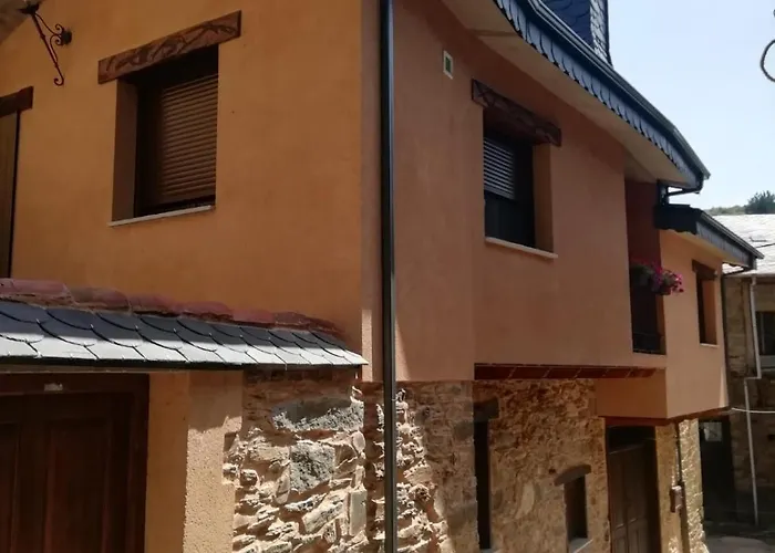 Casa Del Patio Сasa de vacaciones Villanueva de Valdueza